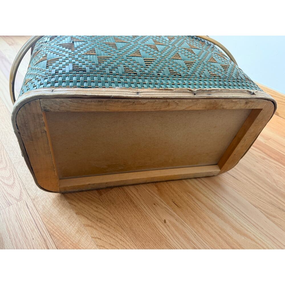 Vintage Hawkeye Picnic Basket w/Utensils - Picture 13 of 13